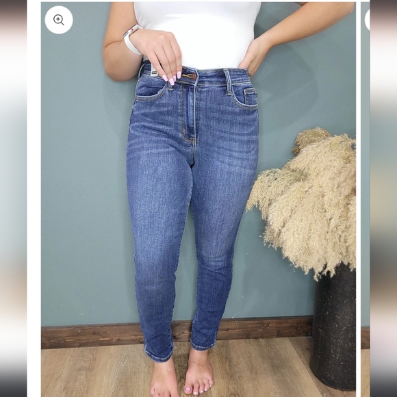 Judy Blue  SLIM FIT Jeans! - Picture 2 of 6